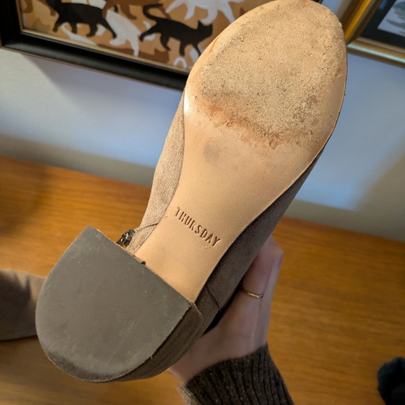 Gorgeous Tan Suede Thursday Ankle Boots - Picture 3 of 4